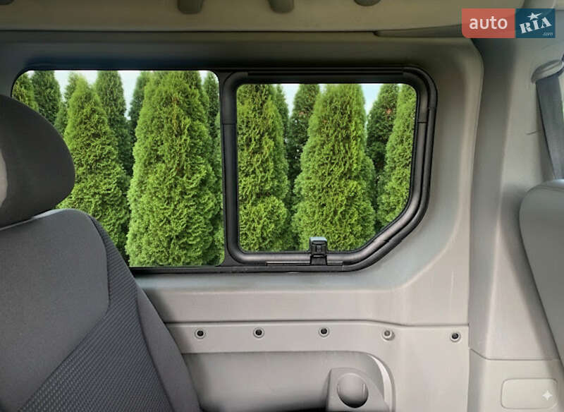 Минивэн Opel Vivaro 2014 в Ровно