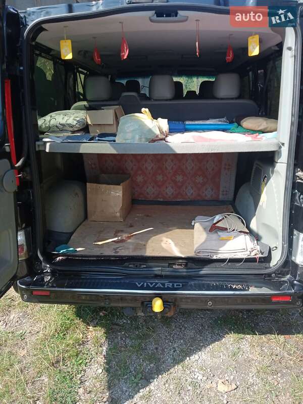 Минивэн Opel Vivaro 2012 в Городне