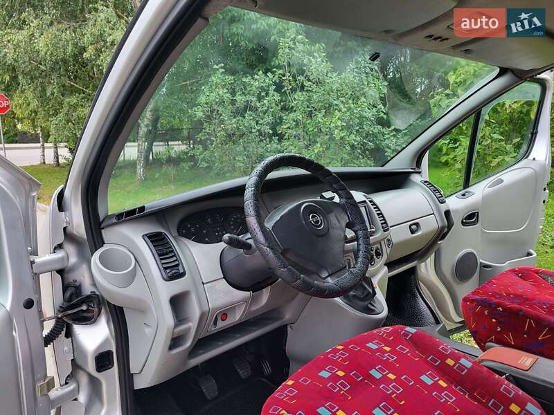 Мінівен Opel Vivaro 2004 в Хмельницькому