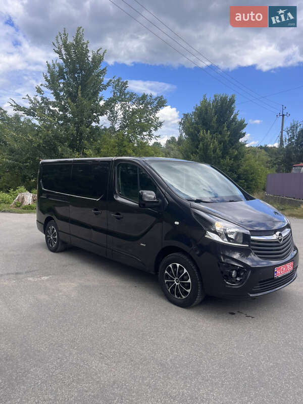 Грузовой фургон Opel Vivaro 2015 в Надворной