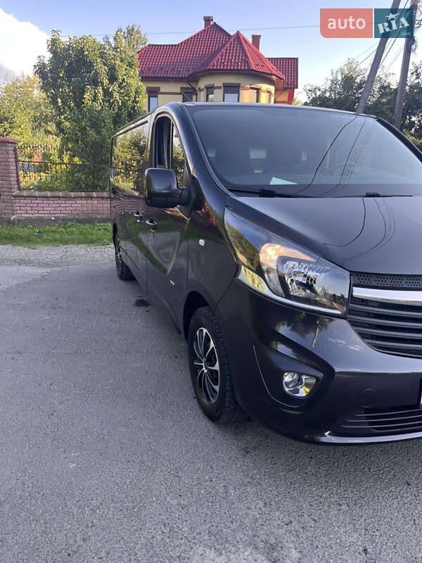 Грузовой фургон Opel Vivaro 2015 в Надворной