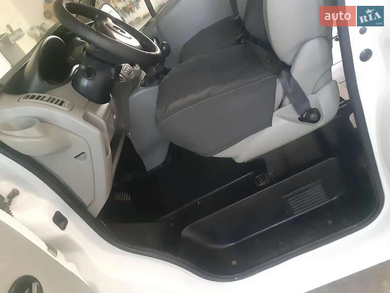 Мінівен Opel Vivaro 2011 в Виноградові фото 24 Мінівен Opel Vivaro 2011 в Виноградові