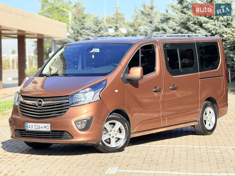 Opel Vivaro 2015