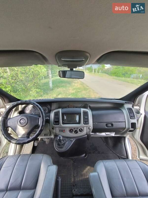 Мінівен Opel Vivaro 2004 в Покрові
