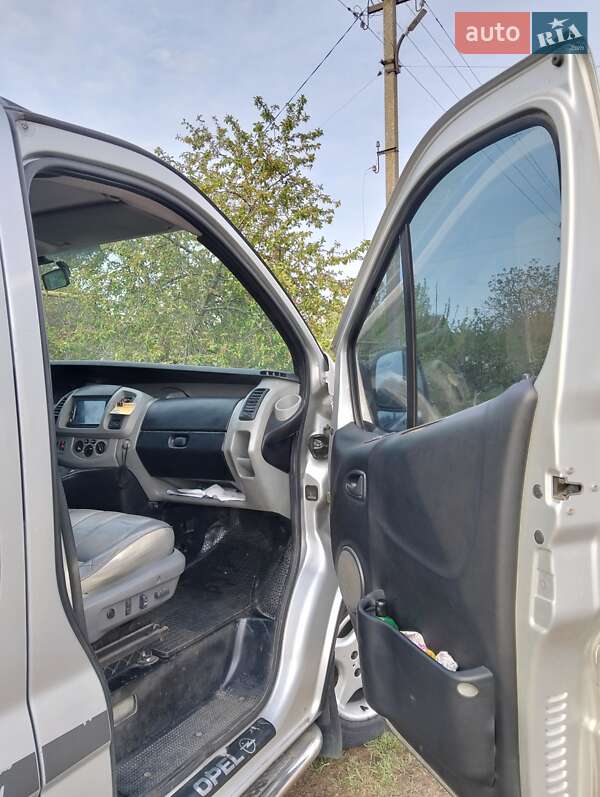 Мінівен Opel Vivaro 2004 в Покрові