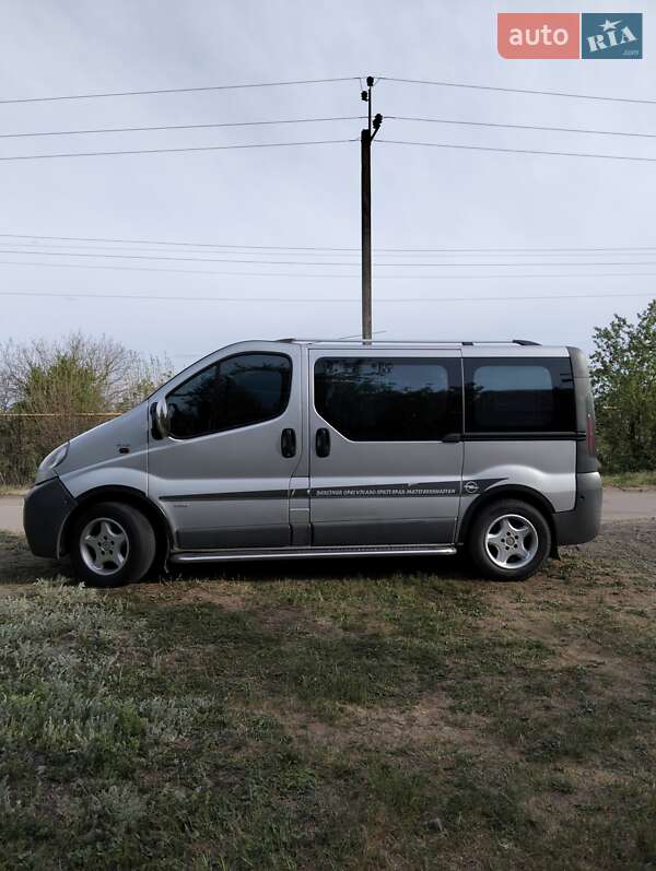 Мінівен Opel Vivaro 2004 в Покрові