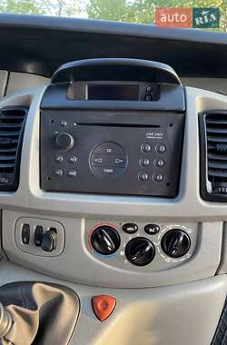 Мінівен Opel Vivaro 2004 в 