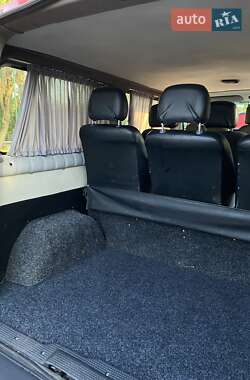 Мінівен Opel Vivaro 2004 в 