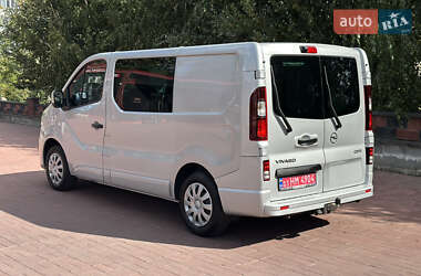Минивэн Opel Vivaro 2015 в 