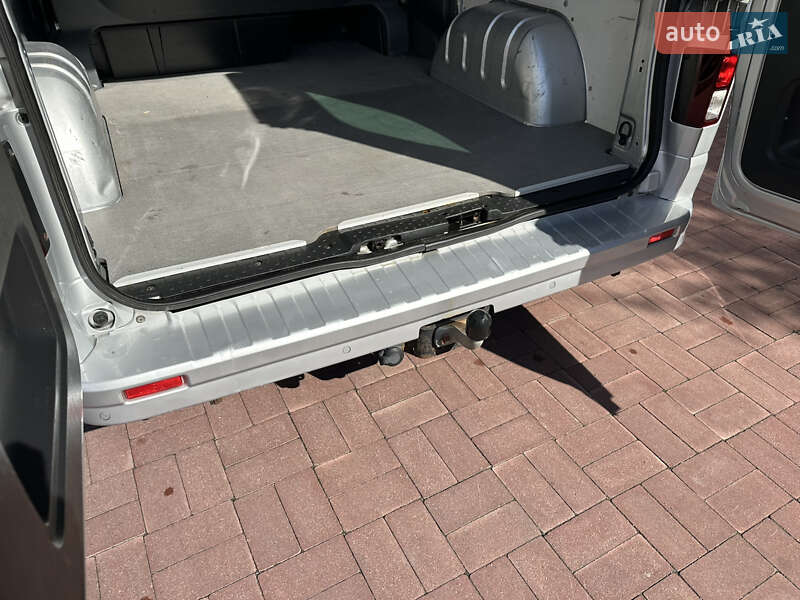 Минивэн Opel Vivaro 2015 в Ровно