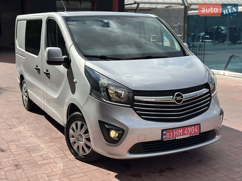 Минивэн Opel Vivaro 2015 в Ровно