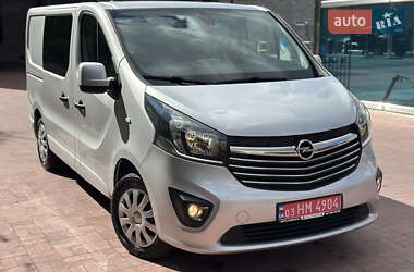 Минивэн Opel Vivaro 2015 в 