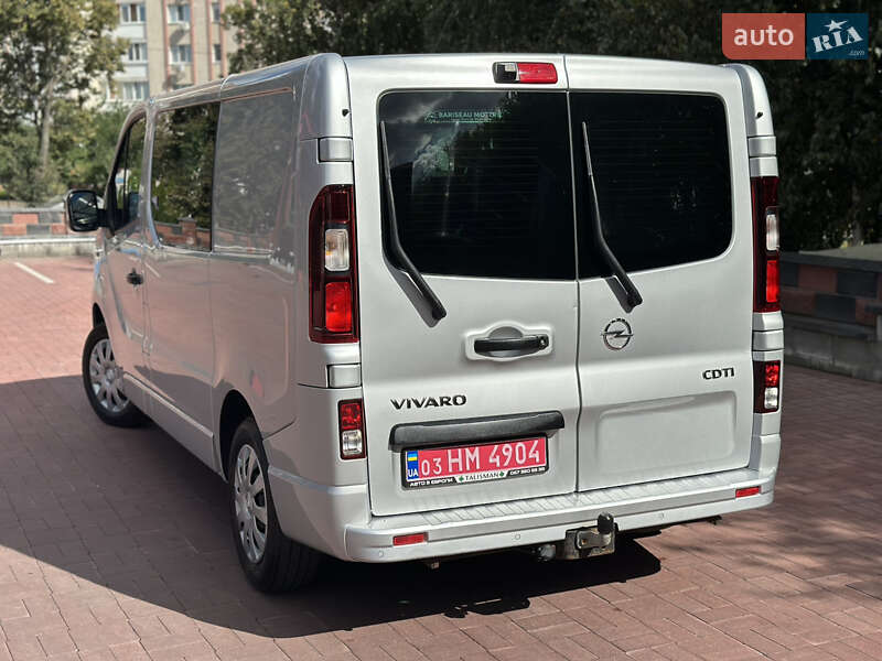 Минивэн Opel Vivaro 2015 в Ровно