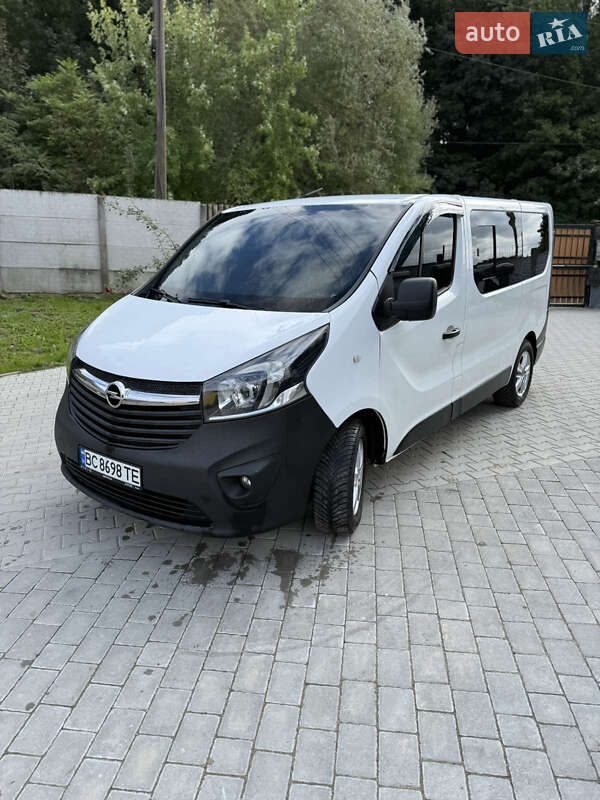Минивэн Opel Vivaro 2016 в Львове