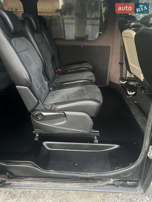 Минивэн Opel Vivaro 2005 в Ровно