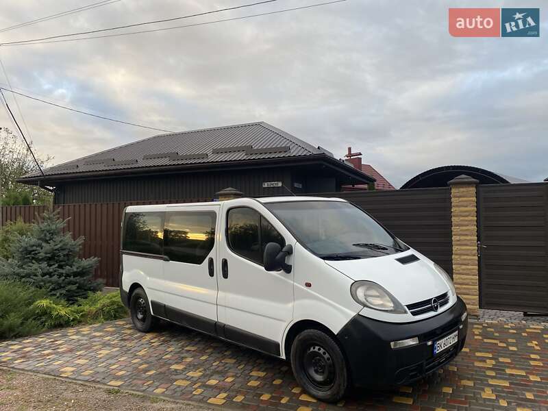 Минивэн Opel Vivaro 2003 в 