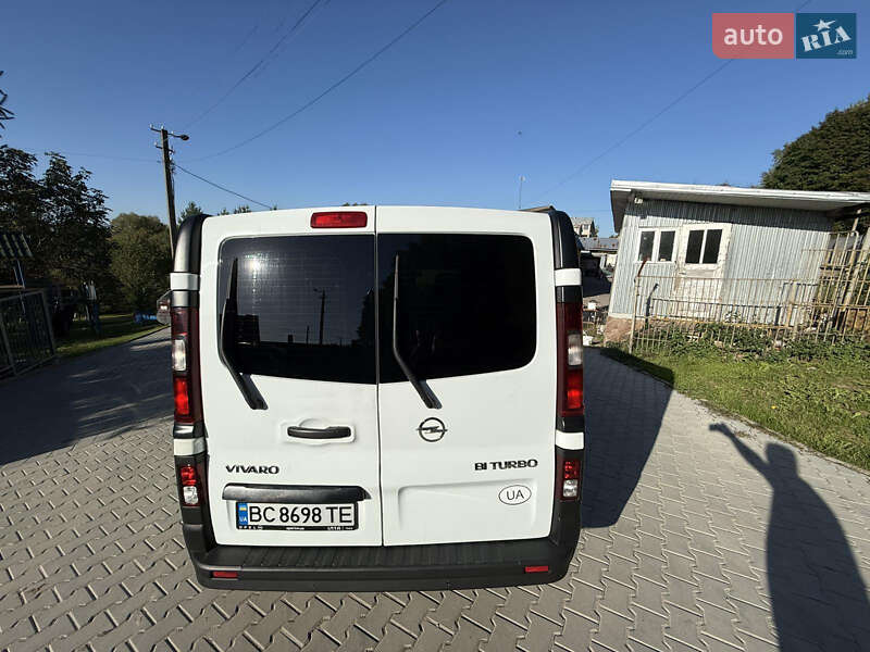 Минивэн Opel Vivaro 2016 в Львове