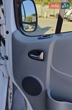 Минивэн Opel Vivaro 2009 в 