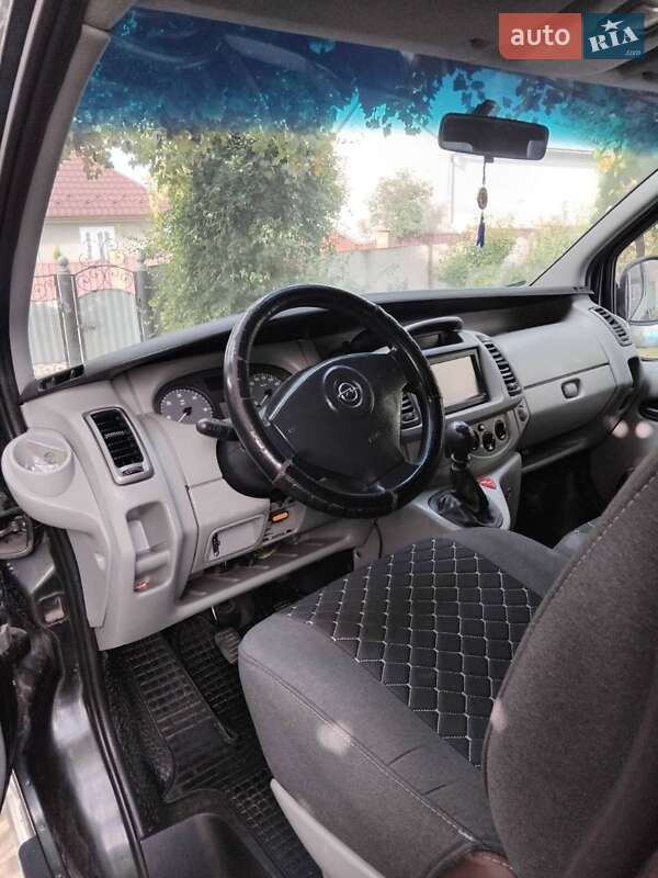 Минивэн Opel Vivaro 2007 в Хотине