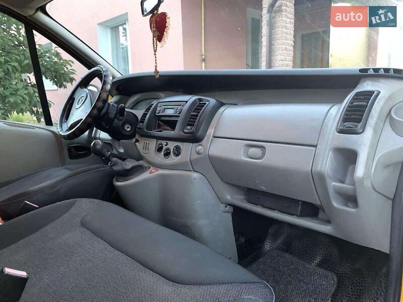 Грузопассажирский фургон Opel Vivaro 2008 в Дрогобыче