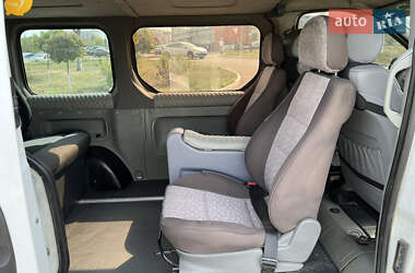 Минивэн Opel Vivaro 2002 в 