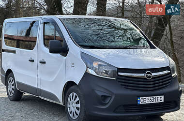 Мінівен Opel Vivaro 2015 в Чернівцях