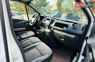 Минивэн Opel Vivaro 2015 в 
