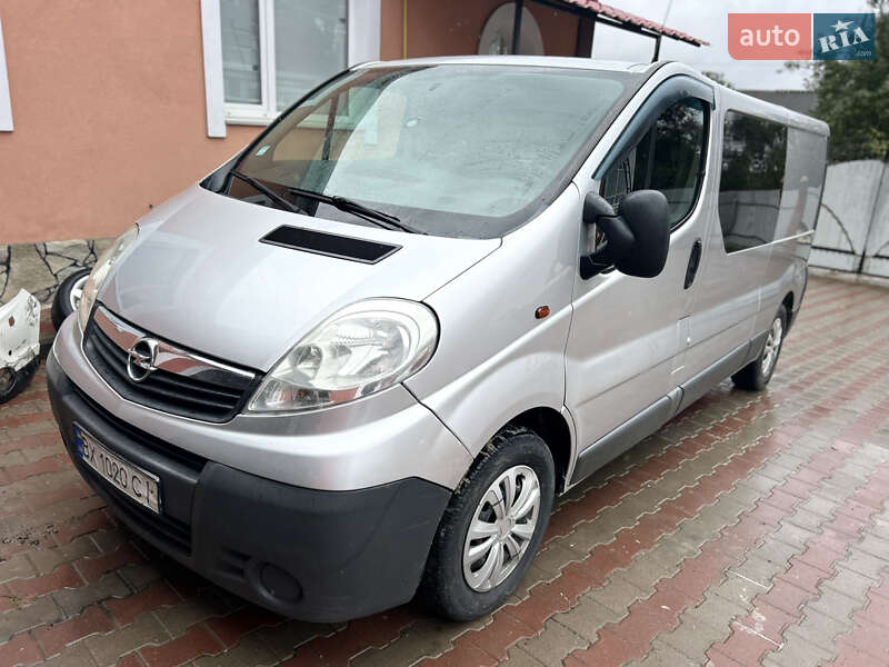 Вантажопасажирський фургон Opel Vivaro 2012 в Новій Ушиці