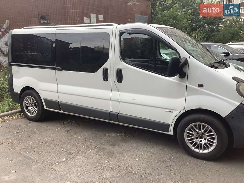 Минивэн Opel Vivaro 2003 в Киеве