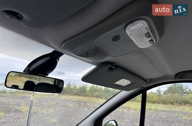 Минивэн Opel Vivaro 2012 в 