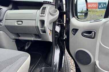 Минивэн Opel Vivaro 2012 в 