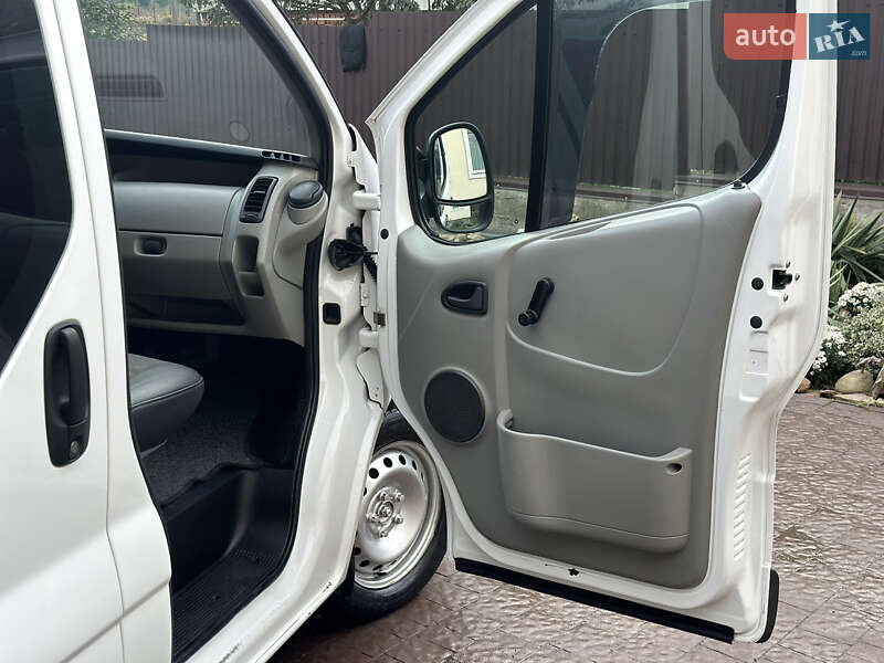 Мінівен Opel Vivaro 2006 в Луцьку