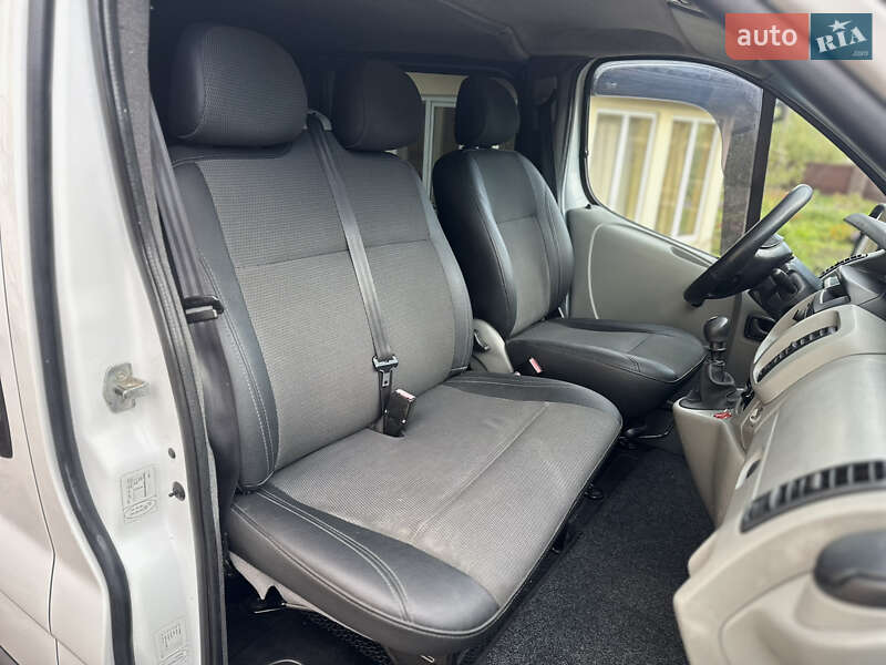 Мінівен Opel Vivaro 2006 в Луцьку