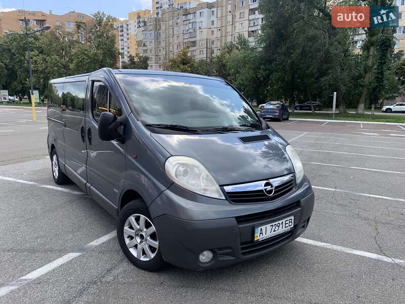Минивэн Opel Vivaro 2012 в Киеве