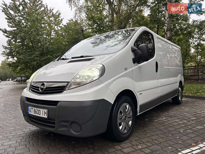 Грузовой фургон Opel Vivaro 2013 в Ивано-Франковске