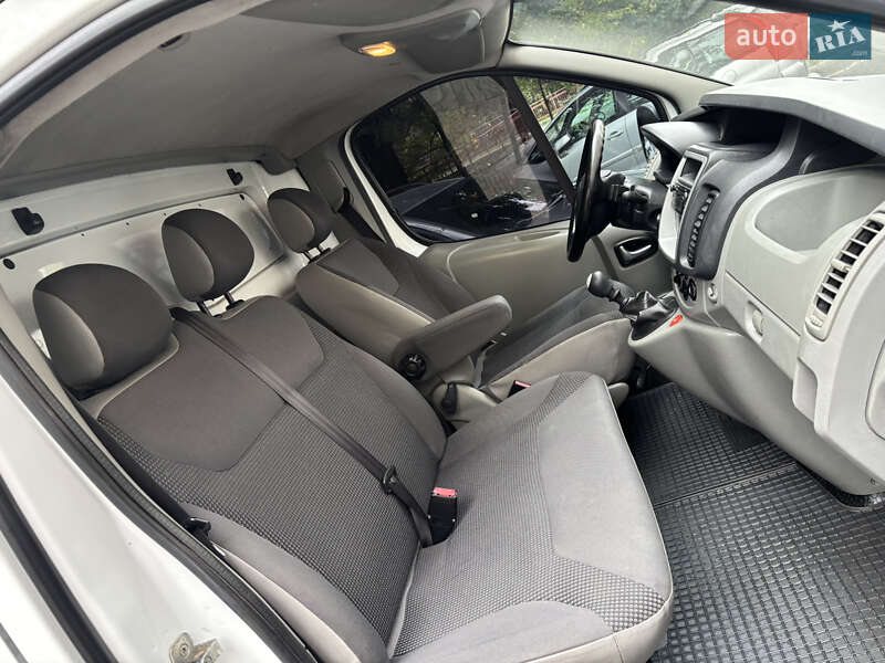 Грузовой фургон Opel Vivaro 2013 в Ивано-Франковске