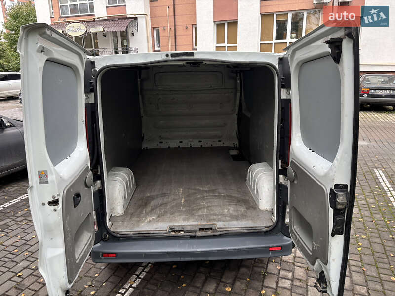 Грузовой фургон Opel Vivaro 2013 в Ивано-Франковске