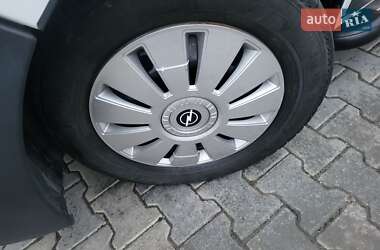 Минивэн Opel Vivaro 2005 в 