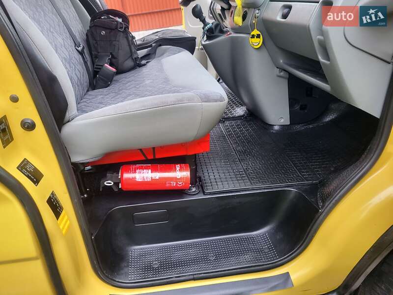 Минивэн Opel Vivaro 2004 в Хмельницком