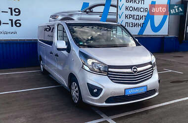 Мінівен Opel Vivaro 2015 в Києві