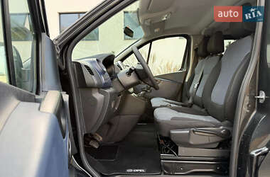 Минивэн Opel Vivaro 2015 в 