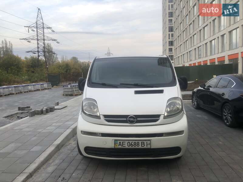 Мінівен Opel Vivaro 2004 в Дніпрі