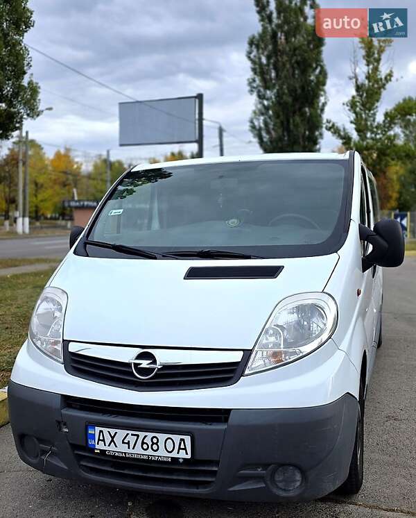 Вантажний фургон Opel Vivaro 2013 в Харкові