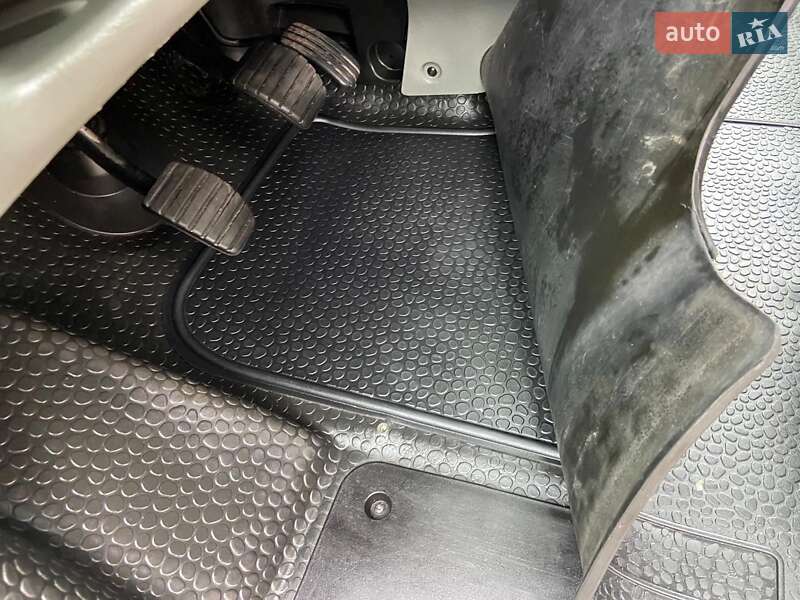 Минивэн Opel Vivaro 2012 в Луцке фото 36 Минивэн Opel Vivaro 2012 в Луцке