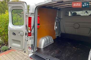 Мінівен Opel Vivaro 2012 в 