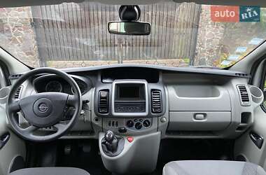 Мінівен Opel Vivaro 2012 в 