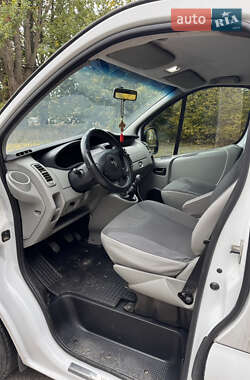 Минивэн Opel Vivaro 2011 в 