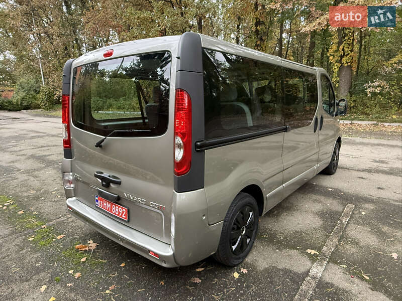 Минивэн Opel Vivaro 2013 в Киеве