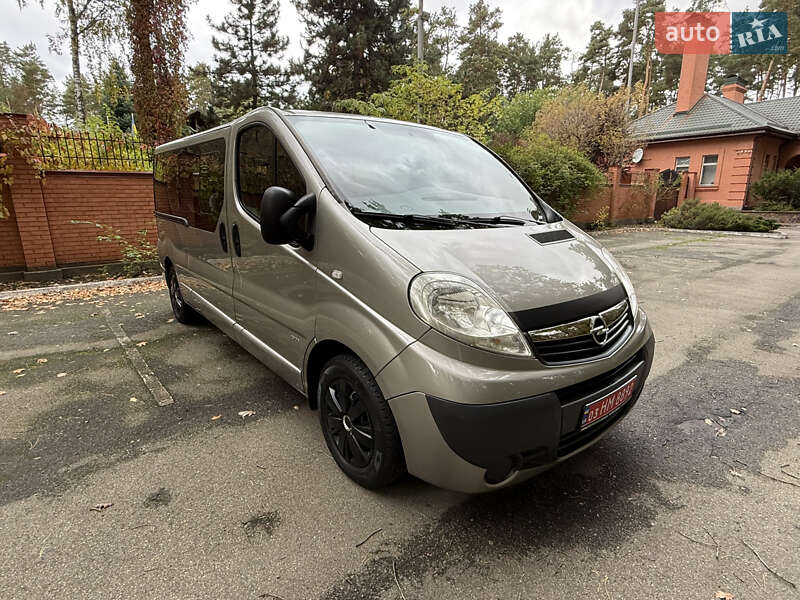 Минивэн Opel Vivaro 2013 в Киеве
