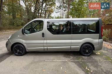 Минивэн Opel Vivaro 2013 в 